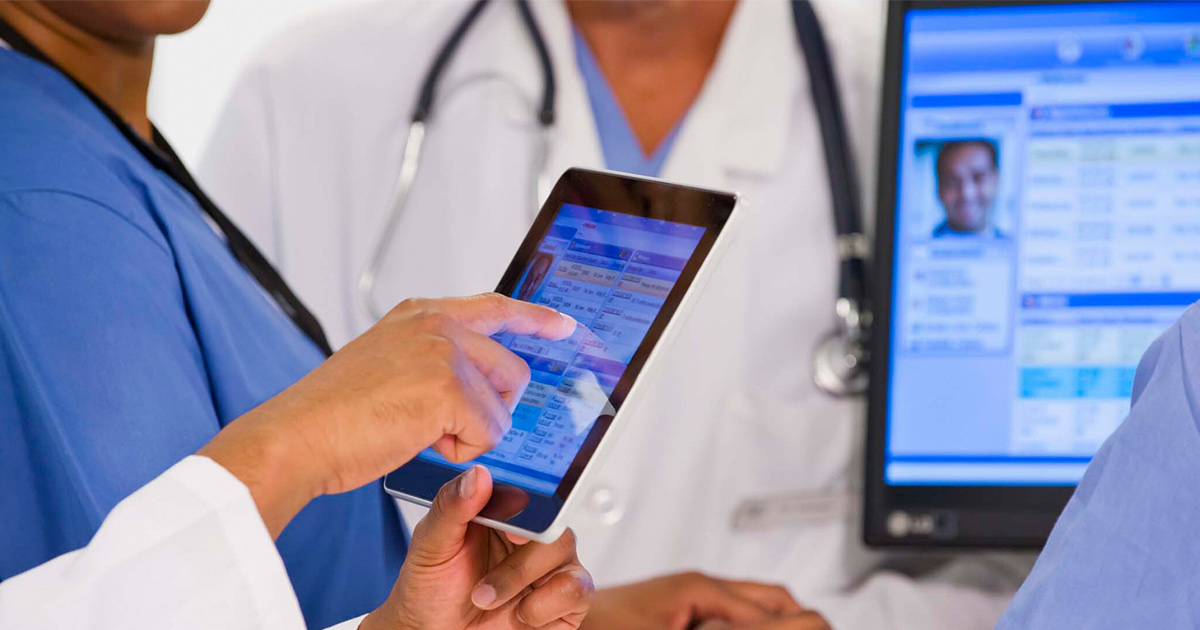 Medical staff view electronic patient records