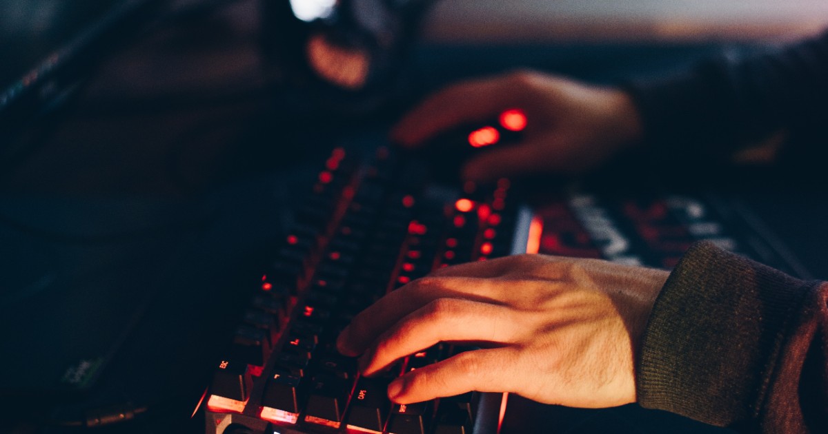 Hands on a keyboard