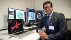 AI, NHSX, Oxford Hearbeat, VR, Professor Tufail Patankar carried out the first virtual practice operation at Leeds Teaching Hospitals
