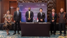[Left-Right] Dr Thani bin Ahmed Al Zeyoudi, Minister of State for Foreign Trade, UAE; Ashish Koshy, CEO of G42 Healthcare; Aloysius Liang, CEO, Asa Ren; Budi Gunawan Sadikin, Minister of Health, Indonesia; and Charles Honoris, Deputy Chairman of Healthcare Chamber of Commerce Indonesia