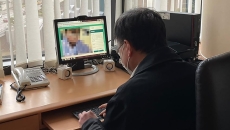 A patient is in a video consultation on iMeddy's platform.