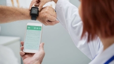 smartwatch syncing with smartphone