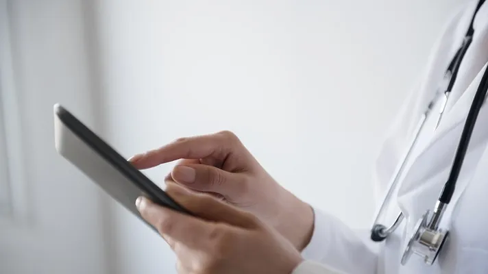Digital health leaders discuss practical ways to mitigate evolving problems in large-scale digital projects during a recent virtual HETT fireside chat. NHS blueprint