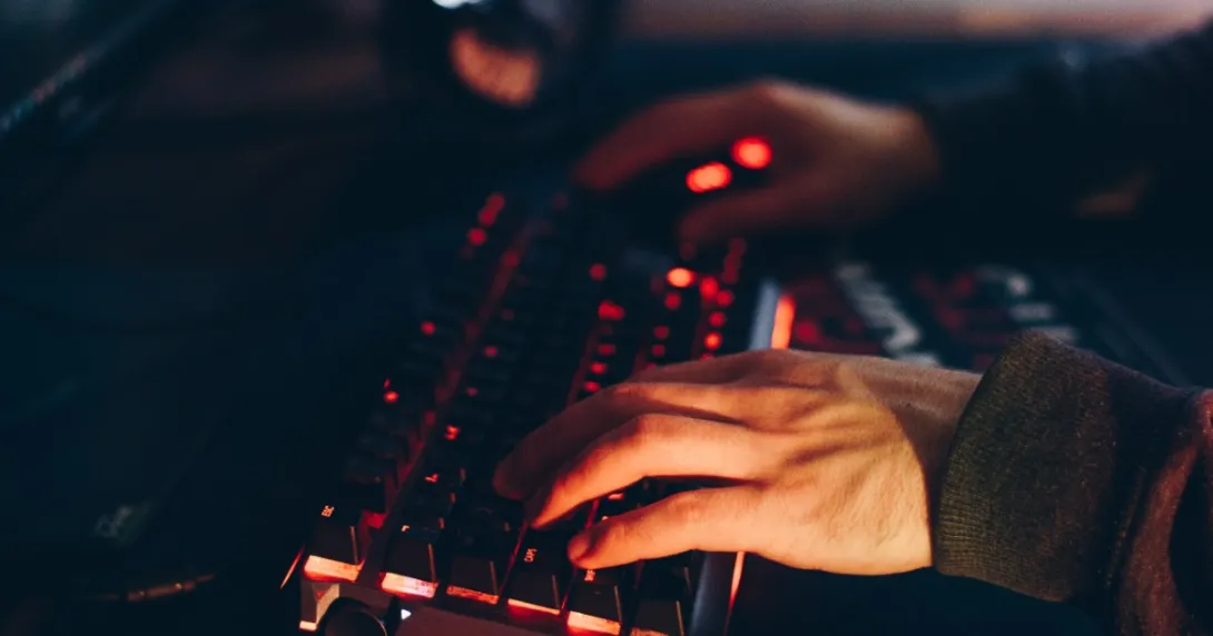 Hands on a keyboard