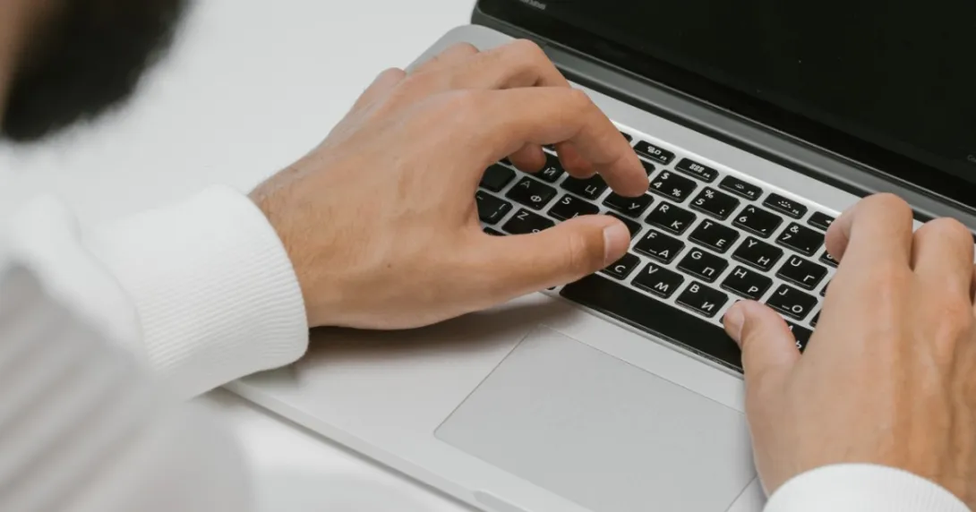 Hands on a keyboard