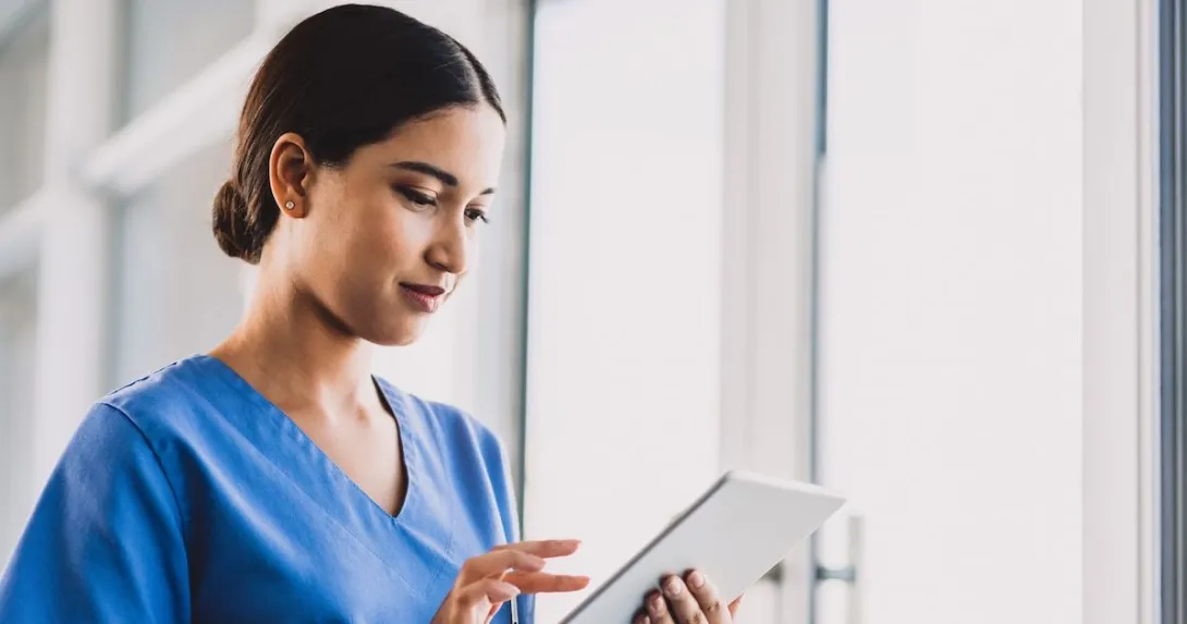 Nurse with tablet