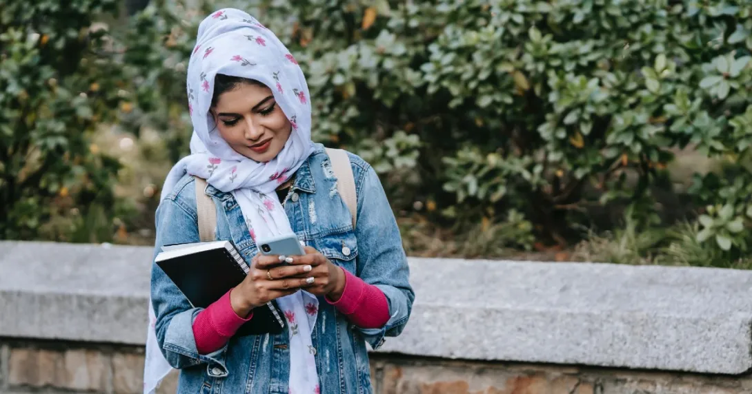 A person texting on the phone