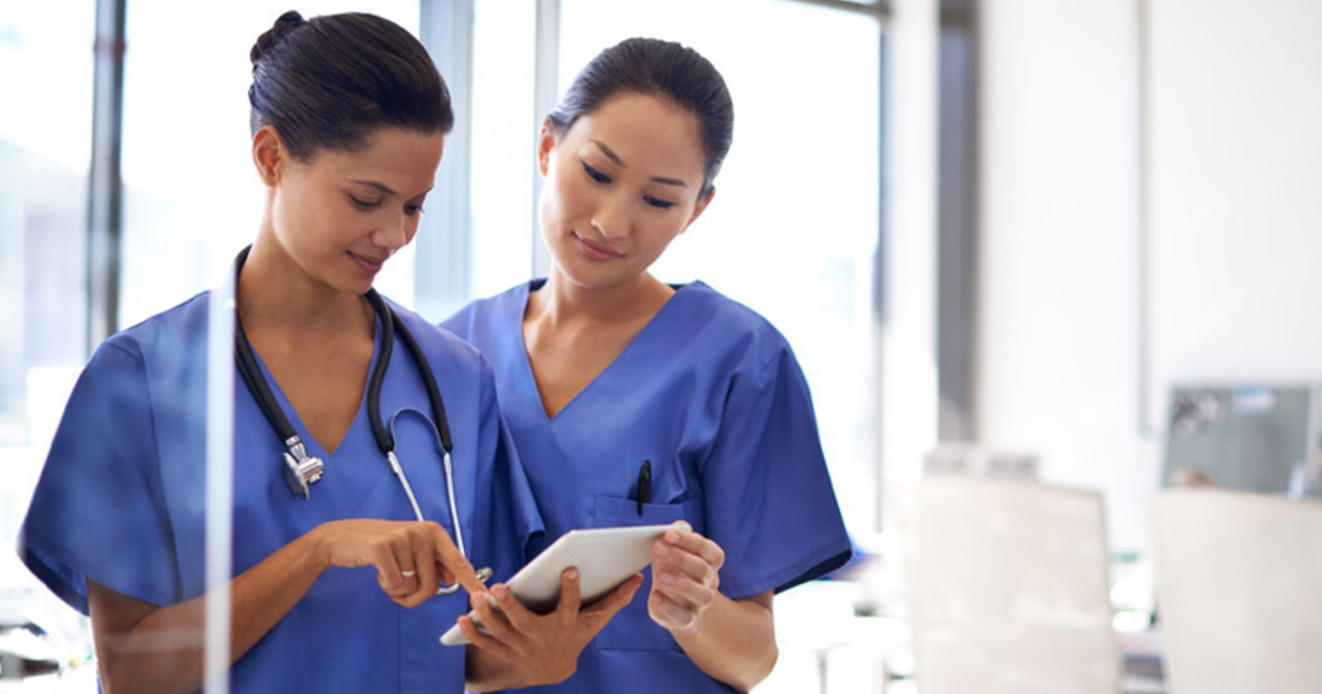Nurses with EHR
