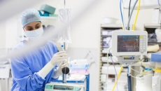 A doctor in the ICU